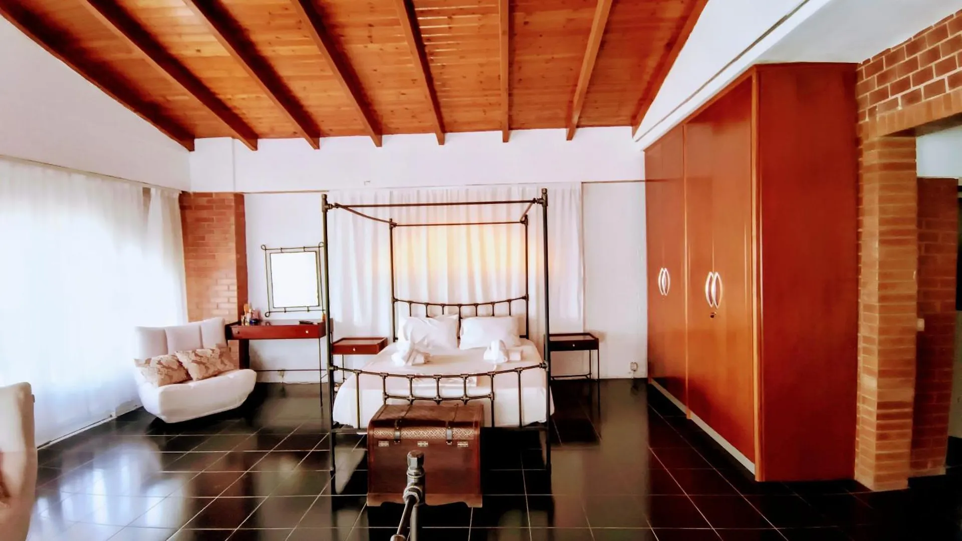 Polyxeni Apartments & Rooms Qeparo
