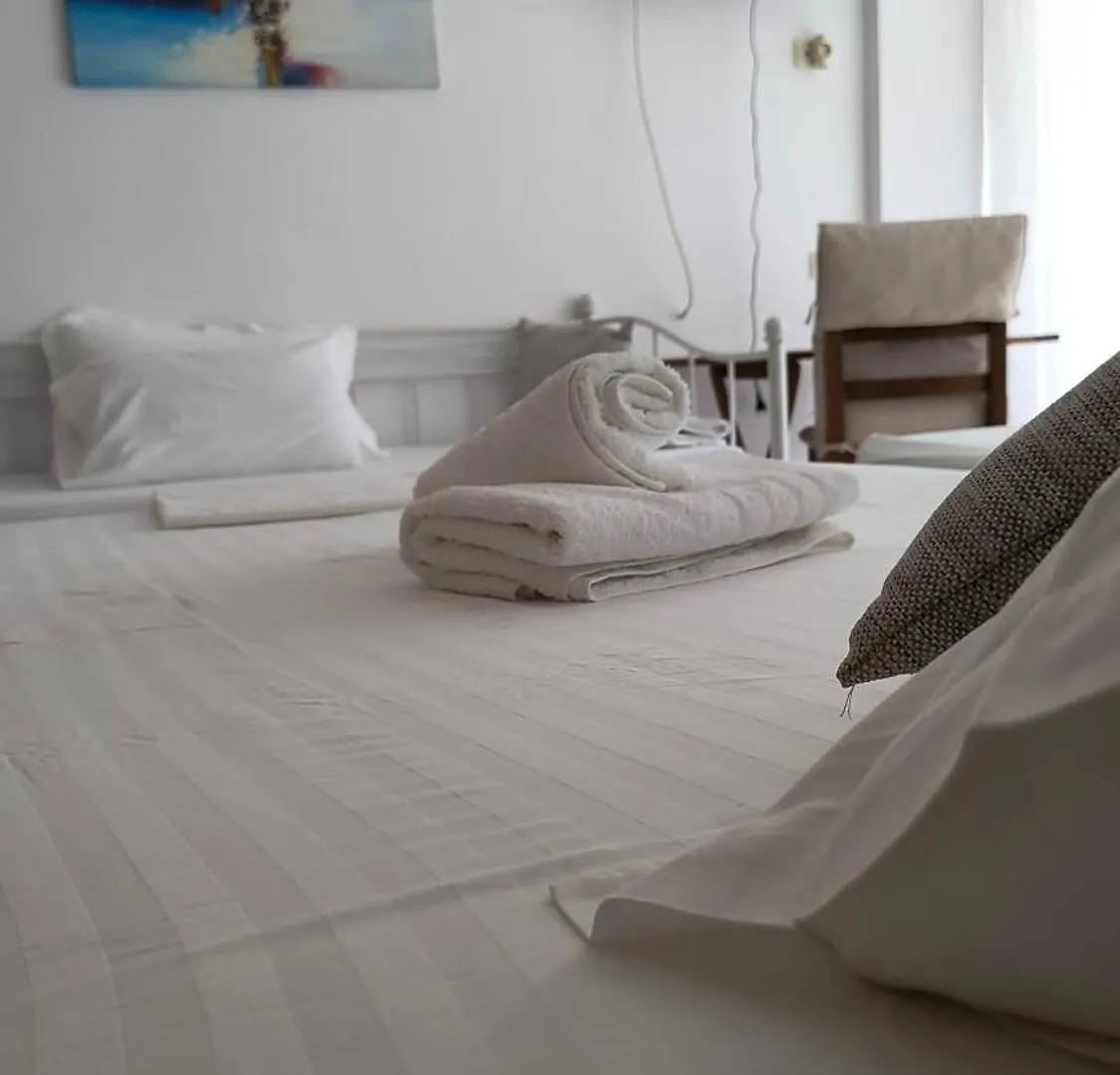 Polyxeni Apartments & Rooms Qeparo