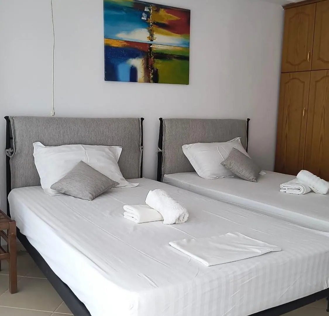 Polyxeni Apartments & Rooms Qeparo 0*,