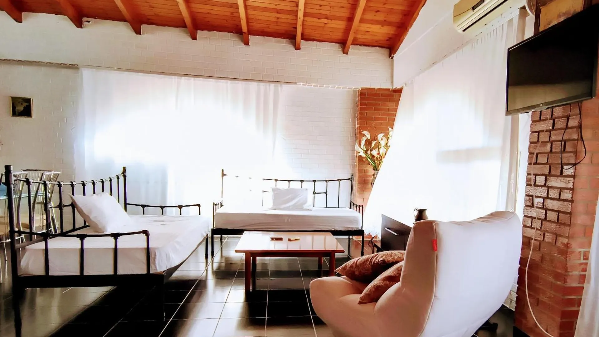Polyxeni Apartments & Rooms Qeparo 0*,  Albanien
