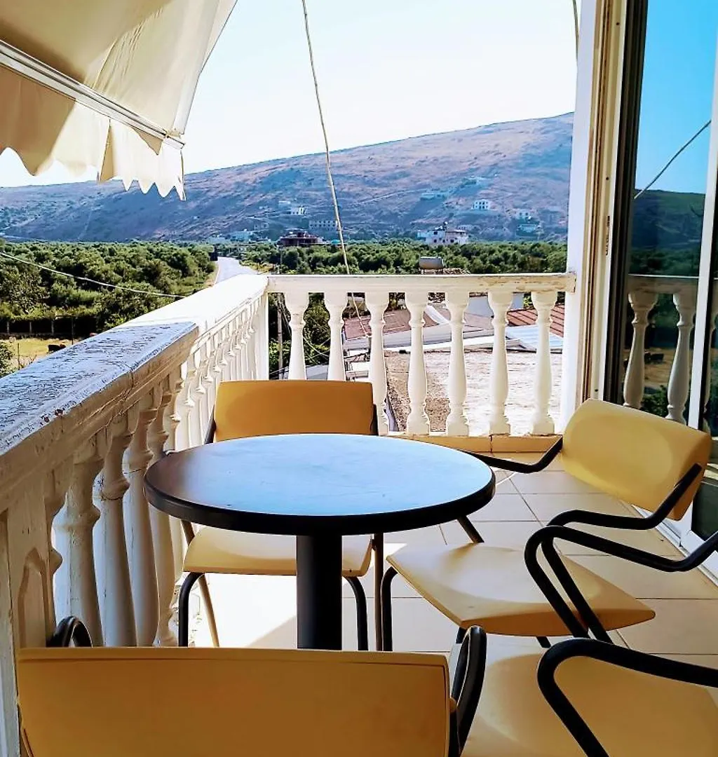 Polyxeni Apartments & Rooms Qeparo