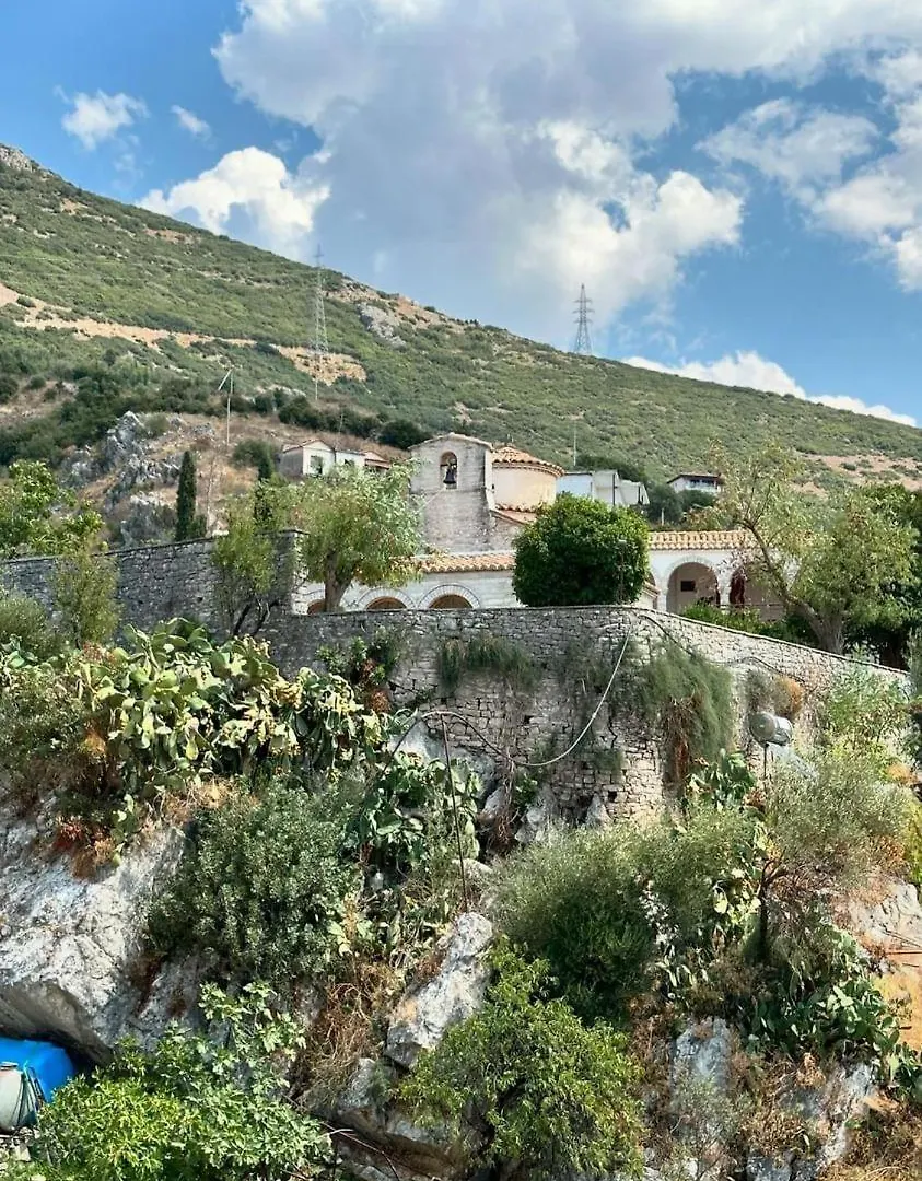 Polyxeni Apartments & Rooms Qeparo
